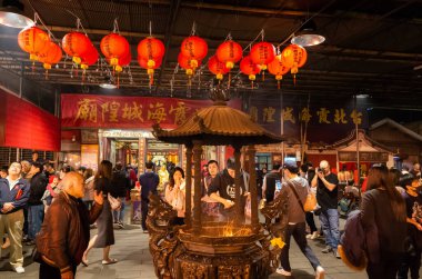 Taipei, Tayvan - 23 Ocak 2020: Taipei Xia Hai Şehir Tanrısı Tapınağının ünlü cazibesi, Taipei, Tayvan