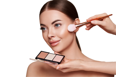 göz farı makyaj sanatçısı uygular