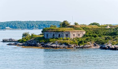 PORTLAND, MAINE - 10 Eylül 2022: Turizm Portland ekonomisinin büyük bir parçası, yolcu gemileri liman bölgesindeki restoranlara, barlara, manzaralara ve alışverişe binlerce turist getiriyor..
