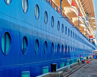 PORTLAND, MAINE - 10 Eylül 2022: Turizm Portland ekonomisinin büyük bir parçası, yolcu gemileri liman bölgesindeki restoranlara, barlara, manzaralara ve alışverişe binlerce turist getiriyor..