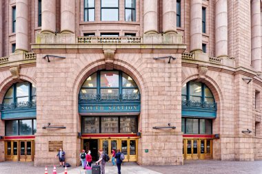 BOSTON, MASSACHUSETTS - 11 Eylül 2022: Boston ABD 'nin en eski şehirlerinden biridir ve tarihte zengindir. Bu da barlara, restoranlara ve tarihi mekanlara büyük bir turizm sektörü getiriyor..