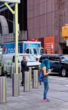 NEW YORK CITY - 11 Eylül 2022: New York, Amerika Birleşik Devletleri 'nin en kalabalık şehridir ve şehre yılda 60 milyondan fazla ziyaretçi gelir.