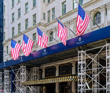 NEW YORK CITY - 11 Eylül 2022: New York, Amerika Birleşik Devletleri 'nin en kalabalık şehridir ve şehre yılda 60 milyondan fazla ziyaretçi gelir.