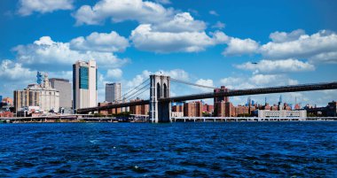 NEW YORK CITY - 11 Eylül 2022: New York, Amerika Birleşik Devletleri 'nin en kalabalık şehridir ve şehre yılda 60 milyondan fazla ziyaretçi gelir.