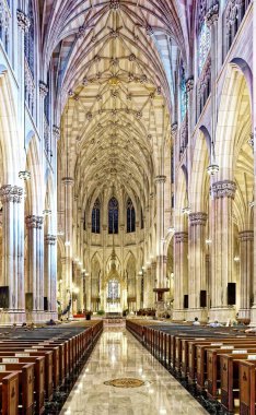 NEW YORK CITY - 11 Eylül 2022: New York, Amerika Birleşik Devletleri 'nin en kalabalık şehridir ve şehre yılda 60 milyondan fazla ziyaretçi gelir.