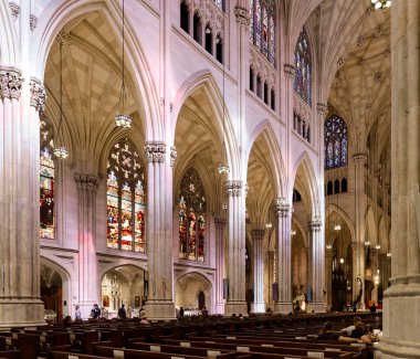 NEW YORK CITY - 11 Eylül 2022: New York, Amerika Birleşik Devletleri 'nin en kalabalık şehridir ve şehre yılda 60 milyondan fazla ziyaretçi gelir.