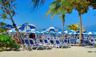 LABADEE, HAITI - 31 Ocak 2023: Labadee, Haiti 'nin kuzey kıyısında bulunan bir liman. Kraliyet Karayipleri 'ne üç yolcu gemisinin yolcuları için kiralanmış özel bir tatil beldesidir..