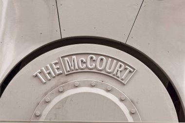 NEW YORK CITY - 11 Eylül 2022: New York, Amerika Birleşik Devletleri 'nin en kalabalık şehridir ve şehre yılda 60 milyondan fazla ziyaretçi gelir.