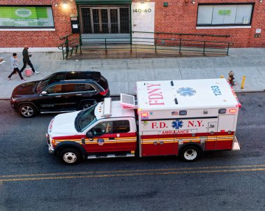 NEW YORK CITY - 11 Eylül 2022: New York, Amerika Birleşik Devletleri 'nin en kalabalık şehridir ve şehre yılda 60 milyondan fazla ziyaretçi gelir.