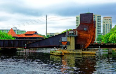 Fort Lauderdale, FLORIDA - 14 Aralık 2022: Dade-Broward County Güney Florida 'nın kültürel ve ekonomik merkezidir ve tekne, turizm, sanat ve seyyar sanayi sektöründe önemli bir liderdir..