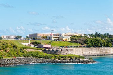 SAN JUAN, PUERTO RICO - 1 Şubat 2023: San Juan Karayipler için önemli bir turizm merkezi olarak hizmet vermektedir. Sadece Luis Munoz Marin Uluslararası Havalimanı 'ndan değil, daha küçük olan Grande Adası' ndan da.