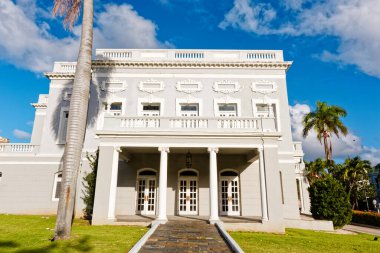 SAN JUAN, PUERTO RICO - 1 Şubat 2023: San Juan Karayipler için önemli bir turizm merkezi olarak hizmet vermektedir. Sadece Luis Munoz Marin Uluslararası Havalimanı 'ndan değil, daha küçük olan Grande Adası' ndan da.