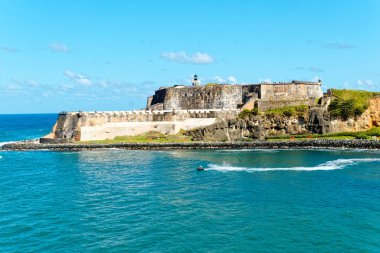 SAN JUAN, PUERTO RICO - 1 Şubat 2023: San Juan Karayipler için önemli bir turizm merkezi olarak hizmet vermektedir. Sadece Luis Munoz Marin Uluslararası Havalimanı 'ndan değil, daha küçük olan Grande Adası' ndan da.