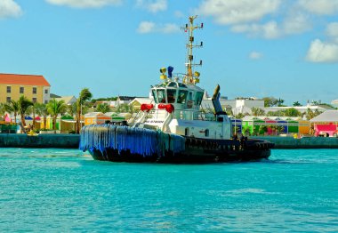 NASSAU, BAHAMAS - 9 Şubat 2023: Bahamalar Kategori 5 Dorian 'dan saatte 185 mil hızla esen rüzgarlarla sarsıldı, adalar üzerinde günlerce hareketsiz kaldı, fakat turizm endüstrisi güçlü bir şekilde geri geldi..
