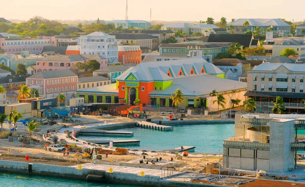 バハマ Nassau 2023年2月9日 バハマは 数日間 島の上に固定されたままだったカテゴリー5ドリアンから185マイルの風によって延期されましたが 観光産業は強く戻ってきました — ストック写真