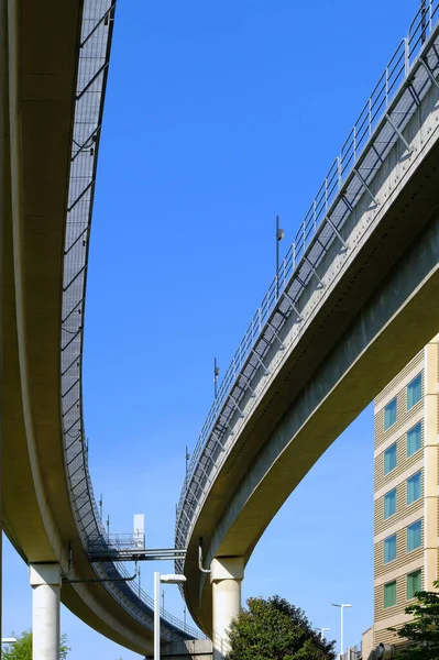 コンクリート高架高速輸送レール — ストック写真