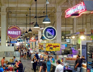 LOS ANGELES - 20 Nisan 2023: Los Angeles, New York 'tan sonra Amerika Birleşik Devletleri' nin en kalabalık ikinci şehri ve dünyanın en kalabalık megafitlerinden biridir..