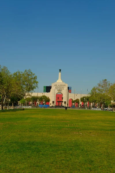 洛杉矶纪念馆 2023年4月20日 位于博览会公园附近的洛杉矶纪念馆于1921年落成 作为对洛杉矶一战老兵的纪念 — 图库照片