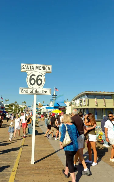 Los Angeles April 2023 Der Santa Monica Pier Beherbergt Einen — Stockfoto