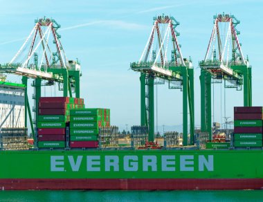 LOS ANGELES, CALIFORNIA - 22 Nisan 2023 Los Angeles Limanı Los Angeles şehir merkezinin 20 mil güneyinde San Pedro Körfezi 'ndeki 43 mil boyunca 7500 dönümlük bir alanı işgal etmektedir..