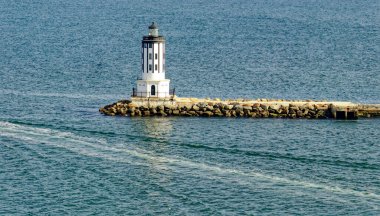 LOS ANGELES, CALIFORNIA - 22 Nisan 2023 Los Angeles Limanı Los Angeles şehir merkezinin 20 mil güneyinde San Pedro Körfezi 'ndeki 43 mil boyunca 7500 dönümlük bir alanı işgal etmektedir..