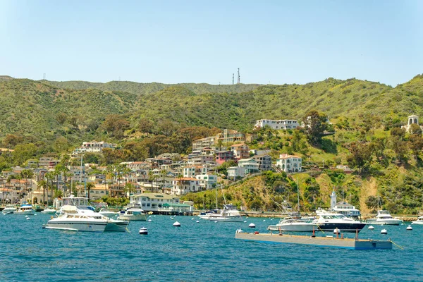 Avalon California 11月17 2019 アバロンは ロサンゼルス沖のチャネル諸島のサンタカタリナ島の観光志向のビジネスによって支配されるウォーターフロントを持つリゾートコミュニティです — ストック写真