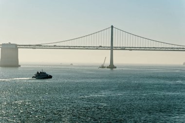 SAN FRANCISCO, CALIFORNIA - 25 Nisan 2023: Alcatraz maksimum güvenlikli bir federal hapishaneydi. 1850 'lerden beri bir kalenin bulunduğu hapishane, 1910' da bir Amerikan askeri hapishanesi olarak inşa edildi..
