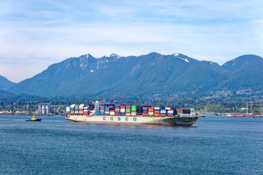 VANCOUVER, BRITISH COLUMBIA - 3 Mayıs 2023: Vancouver, Britanya Kolumbiyası 'nın hareketli bir batı kıyısı limanı, Kanada' nın en yoğun ve etnik çeşitliliğe sahip şehirleri arasındadır..