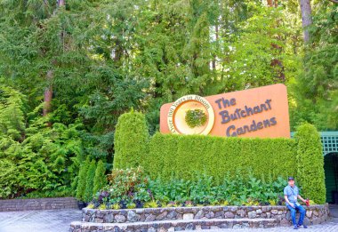 Victoria, British Columbia - 21 Mayıs 2016: Victoria, yakınındaki Butchart bahçeleri üzerinde bir milyon ziyaretçi her yıl almak ve bir Kanada'nın Ulusal tarihi Site belirlenmiş.