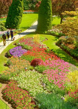 Victoria, British Columbia - 21 Mayıs 2016: Victoria, yakınındaki Butchart bahçeleri üzerinde bir milyon ziyaretçi her yıl almak ve bir Kanada'nın Ulusal tarihi Site belirlenmiş.