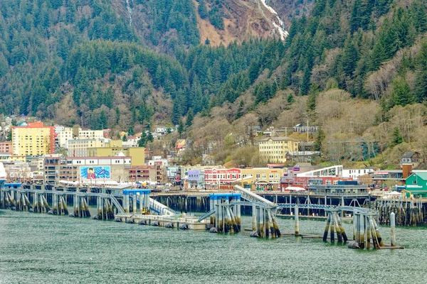 Juneau Alaska 2023年5月6日 朱诺市是阿拉斯加的首府 5月至9月间 朱诺埃斯岛的游轮人口将增加约6 000人 — 图库照片
