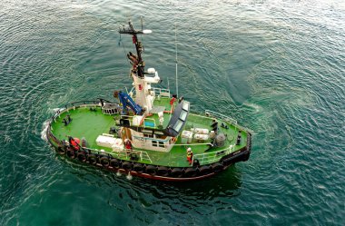 INVERGORDON, SCOTLAND - 4 Eylül 2023: Invergordon İskoçya 'nın Highland eyaletinde yer alan bir kasabadır. Eski deniz üssü, İskoçya 'daki turlar için seyahat gemileri tarafından ziyaret edilen derin bir su limanı..