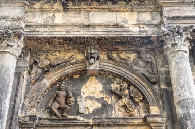 EDINBURGH, SCOTLAND - 6 Eylül 2023: Edinburgh bir Dünya Mirası Sitesi olduğu için, turizm büyük bir endüstri ve Edinburgh Festivalleri ve yolcu gemileri milyonlarca ziyaretçi getiriyor.