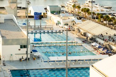 Fort Lauderdale Sucul Kompleksi (İngilizce: Fort Lauderdale Sucul Complex, FLORIDA - 1 Aralık 2023) Uluslararası Yüzme Şöhretler Müzesi 'nin evidir.