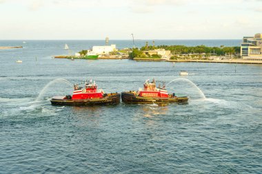 Fort Lauder DERDALE, FLORIDA - 1 Aralık 2023: Port Everglades, hem uluslararası ticaret hem de gemi seyahatlerinin kapısı olduğu için Güney Floridas 'ın önde gelen ekonomik motorlarından biridir..