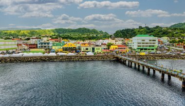 ROSEAU, DOMINICA - 5 Aralık 2023: Dominica, Batı Hint Adaları 'nda bir ada ülkesidir. Adaların ekonomisi turizmi felç eden Covid krizinden sonra hala toparlanıyor.