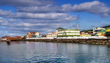 ROSEAU, DOMINICA - 5 Aralık 2023: Dominica, Batı Hint Adaları 'nda bir ada ülkesidir. Adaların ekonomisi turizmi felç eden Covid krizinden sonra hala toparlanıyor.