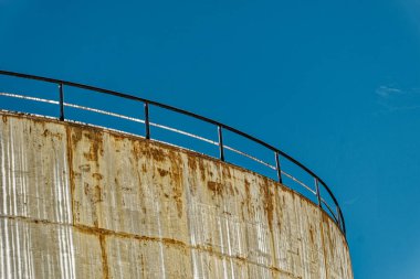 BRIDGETOWN, BARBADOS - 6 Aralık 2023: Barbados Doğu Karayipler 'de bulunan bağımsız bir İngiliz Milletler Topluluğudur. Bridgetown, başkent, koloni binaları olan bir yolcu gemisi limanı.