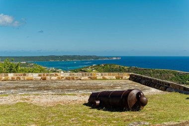 ANTIGUA, Batı Hint Adaları - 7 Aralık 2023: Antigua ekonomisi neredeyse tamamen turizme dayanmaktadır. Büyük bir gemi turu rotası ve Covid kapanmasından sonra yavaş yavaş iyileşiyor..