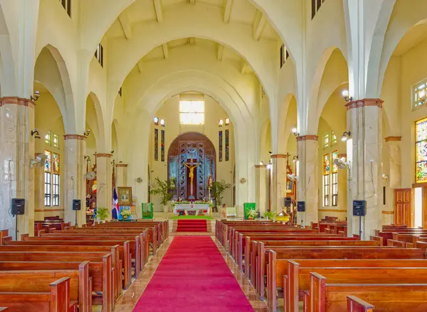 DOMINICAN REPUBLIC - 1 Ocak 2024: Dominik Cumhuriyeti Haiti ile Hispaniola adasının yarısını işgal etmektedir. Karayipler 'deki en popüler yolcu gemisi duraklarından biri haline geldi..