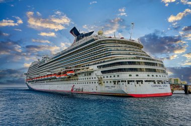 COZUMEL, MEXICO - 25 Ocak 2024: Cozumel, Meksika Yarımadası 'nın doğu kıyısında, Playa del Carmen' in karşısında ve Yucat Kanalı 'na yakın bir ada..