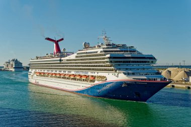 Cape Canaveral, Florida - 28 Ocak 2024: Cape Canaveral, dünyanın en işlek gemi limanlarından biri olan Canaveral Limanı 'na ev sahipliği yapmaktadır..