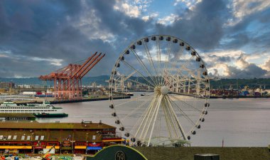 SEATTLE, WASHINGTON - 3 Temmuz 2023: Teknolojiye ek olarak, Seattle gelişen bir turizm endüstrisine sahiptir. 90 'ların ortalarından bu yana, Seattle seyahat sektöründe önemli bir büyüme yaşadı..