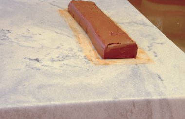 JUNEAU, ALASKA - 7 Temmuz 2024: Juneau şehri Alaska 'nın başkentidir. Haziran ayı nüfusu Mayıs ve Eylül ayları arasında yolcu gemilerinden kabaca 6 bin kişi kadar artabilir..