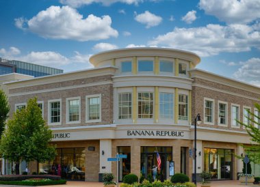 ALPHARETTA, GEORGIA - 5 Eylül 2024: Avalon 500 bin metrekare perakende, bar, restoran ve hizmet içeren karma kullanımlı bir geliştirmedir.