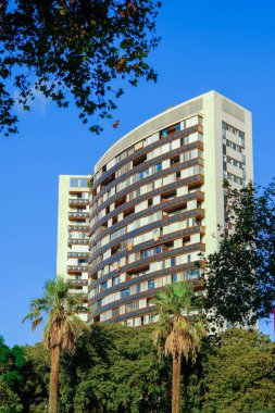 BARCELONA, İspanya - 3 Ekim 2024 Barcelona İspanya 'nın Katalonya eyaletinin başkentidir. Barcelona, eşsiz mimarisi, kiliseleri ve parklarıyla önemli bir turizm beldesi ve 1992 Olimpiyatları 'na ev sahipliği yaptı.