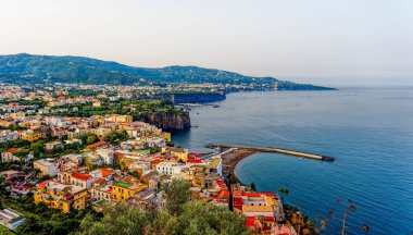 İtalya yakınlarındaki Amalfi Sahili.