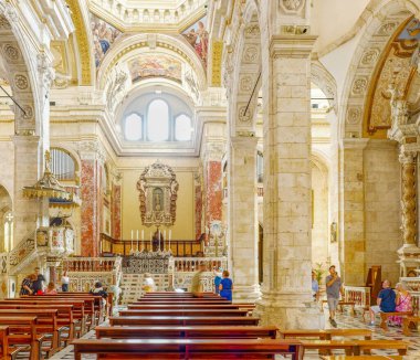 Cagliari Sardunya İtalya 'daki Antik Kilisenin İçi