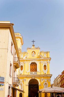 Sorrento İtalya 'daki Eski Sarı Kilise