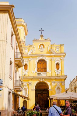 Sorrento İtalya 'daki Eski Sarı Kilise